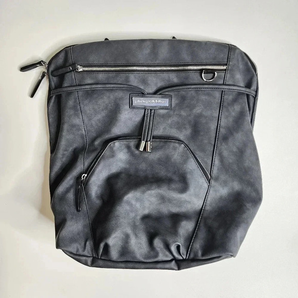 Petunia Pickle Bottom Cinch Backpack In Midnight Leatherette Diaper Bag New - Picture 1 of 8